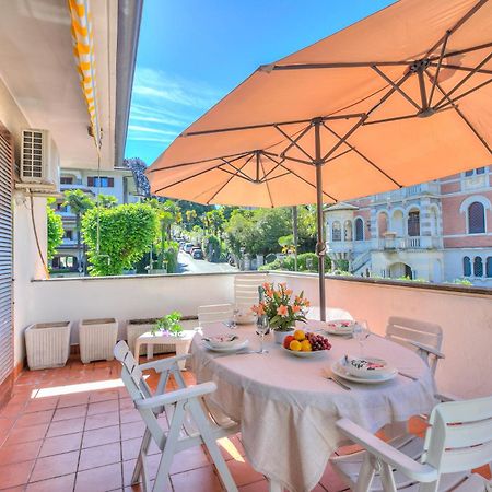 Appartamento Gaya Stresa Center - Happy Rentals Ngoại thất bức ảnh