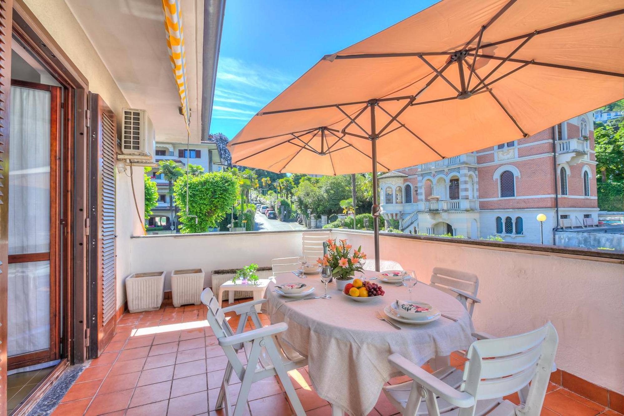 Appartamento Gaya Stresa Center - Happy Rentals Ngoại thất bức ảnh